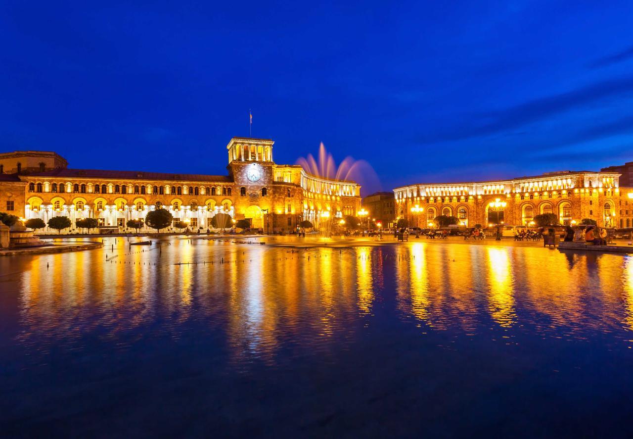 Apartment Near The Republic Square Erevan Exterior foto